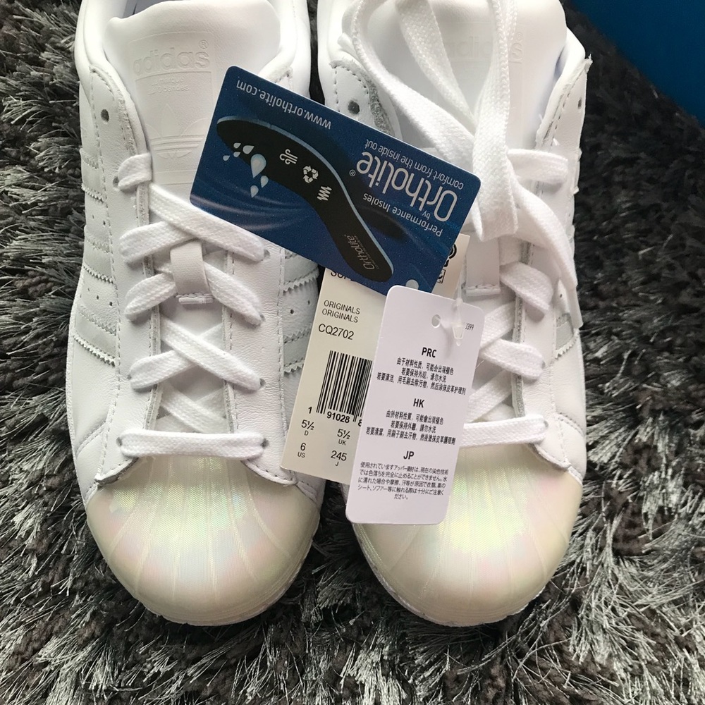 Adidas superstar sneakers sz 8 - Picture 3 of 5